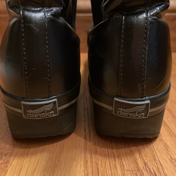 Dansko Vail Chelsea Black Rain Boot Patent Shiny Finish - Picture 5 of 10